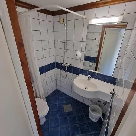 Folkehogskule Sommarhotell Leirvik *