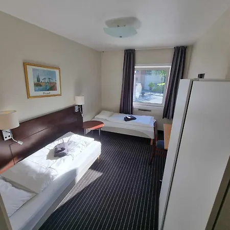 Folkehogskule Sommarhotell Leirvik Hotell