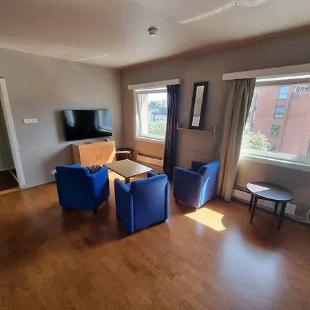 Szálloda Folkehogskule Sommarhotell Leirvik Stord