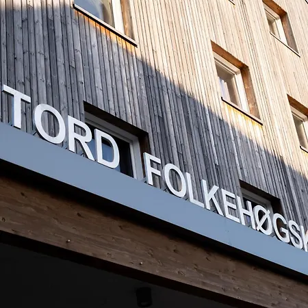 Folkehogskule Sommarhotell Leirvik Hotell