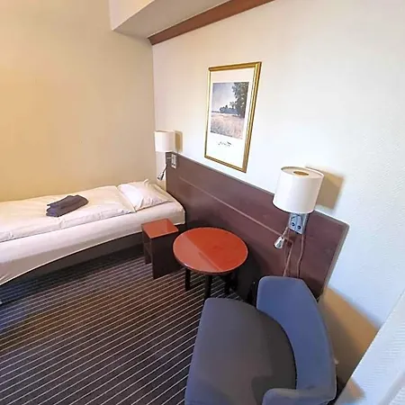 Folkehogskule Sommarhotell Leirvik Hotel *