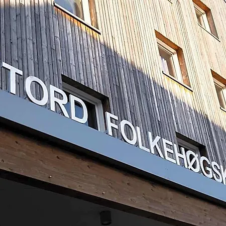 Folkehogskule Sommarhotell Leirvik * Stord