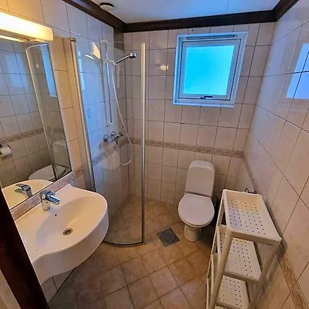 Folkehogskule Sommarhotell Leirvik * Stord