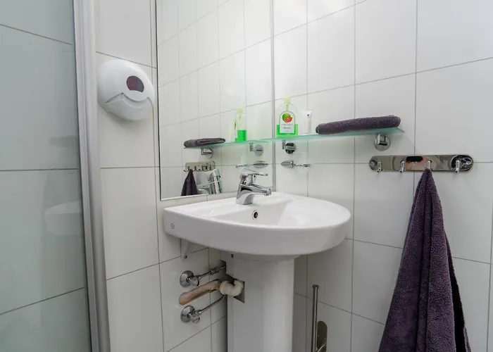 Folkehogskule Sommarhotell Leirvik